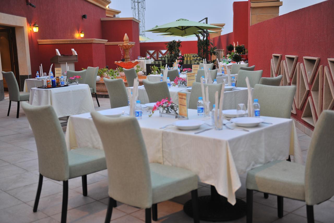 Suite Inn Hotel Riaad Buitenkant foto