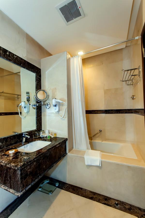 Suite Inn Hotel Riaad Buitenkant foto
